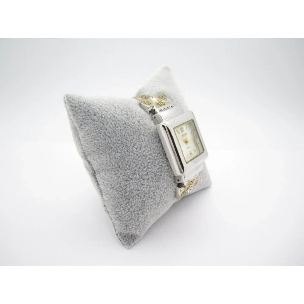 Women's Novelle Quartz Analog Dial Causal Round Bangle Watch (E158)